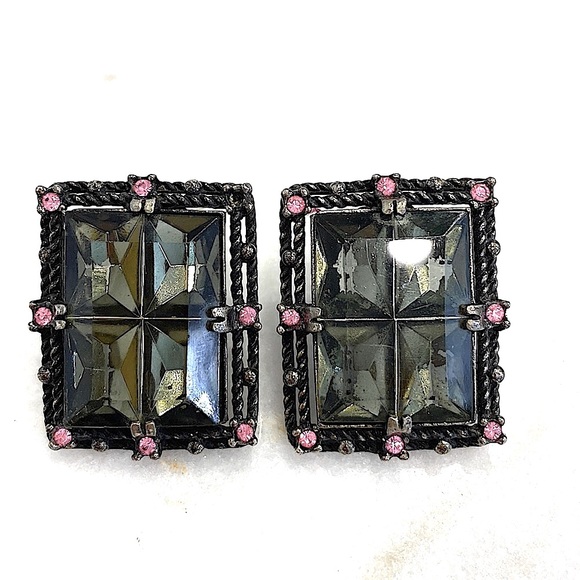 Jewelry - Beautiful Vintage Statement Earrings 🔥🔥🔥